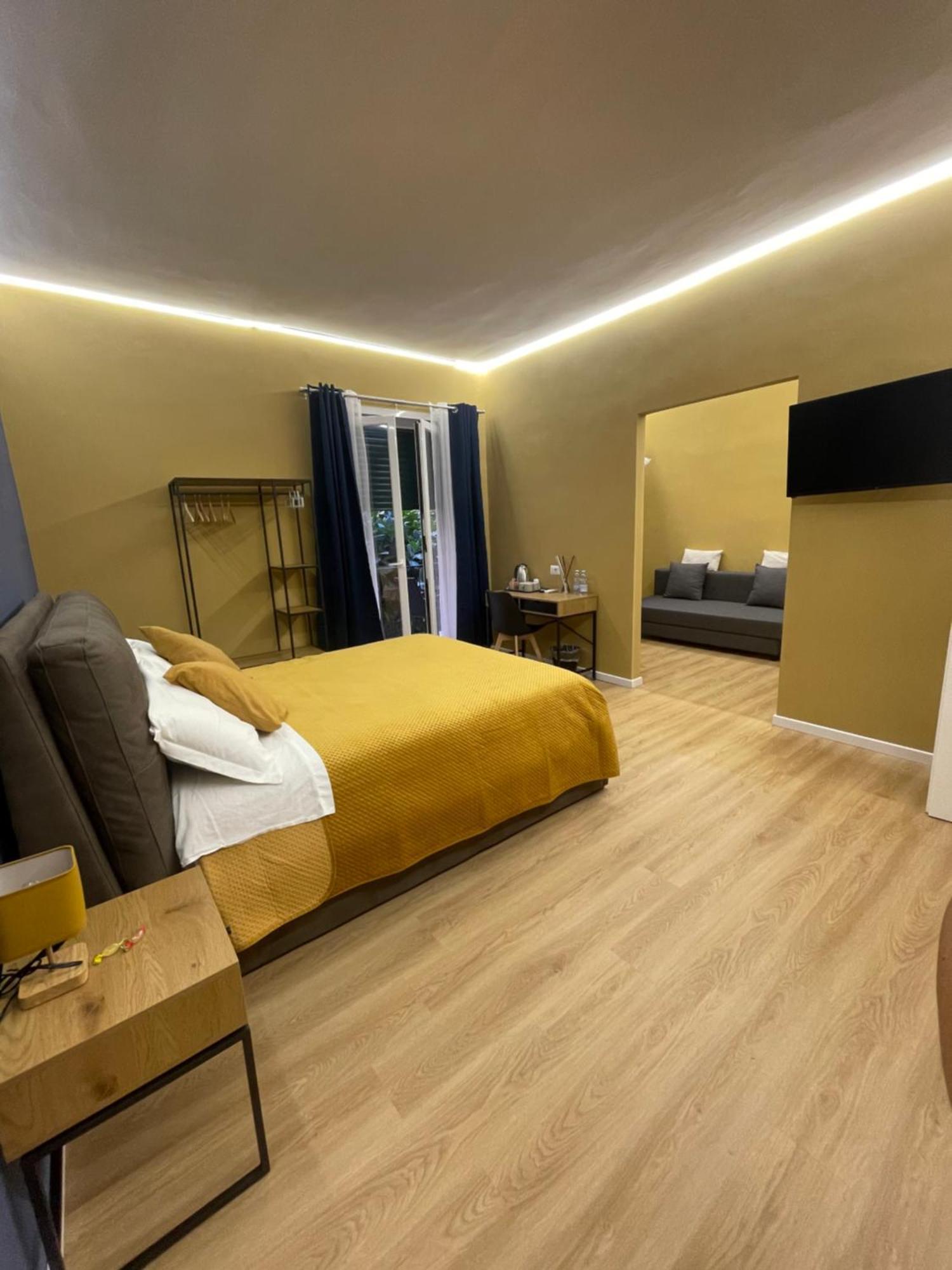 Vomero Suite And Deluxe Room B&B Napoli Eksteriør bilde